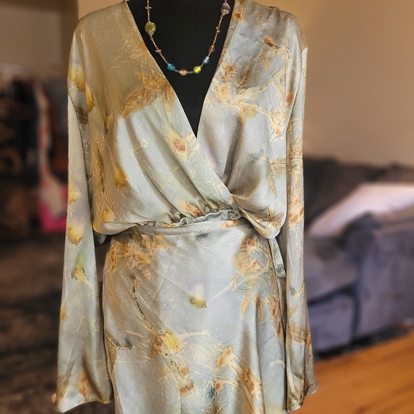 Zara Printed Elegant Floral Wrap With Bell Sleeves Dress Size XXL - Picture 4 of 16